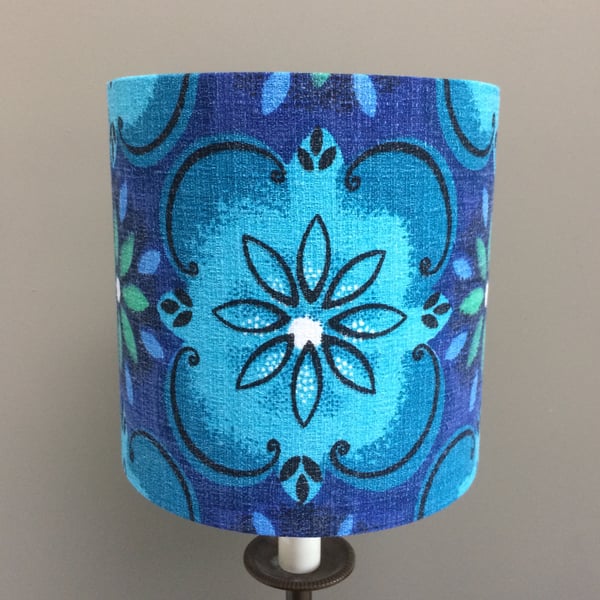 50s 60s DAISY Floral MID CENTURY Barkcloth  Vintage Fabric Lampshade option  