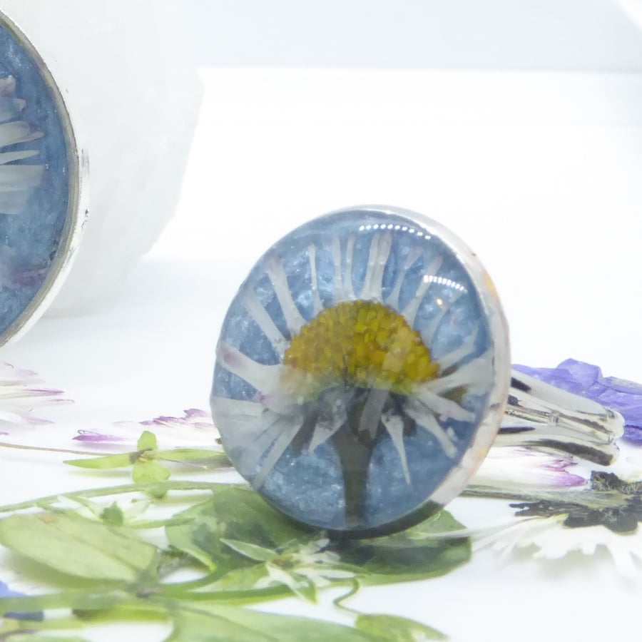Daisy and Blue Resin Costume Ring