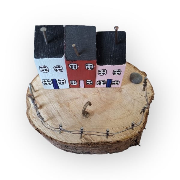 Quirky cottages ornament 
