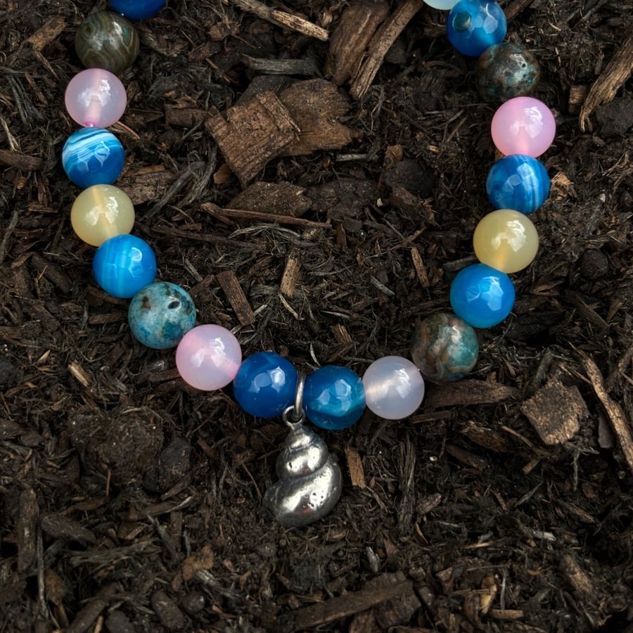 Seashell bracelet with stone beads