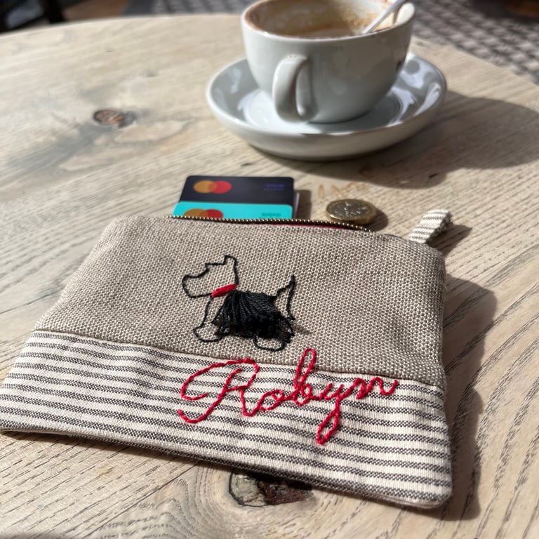 Embroidered Linen Coin Purse – Personalised Scottish Gift with Scottie Dog