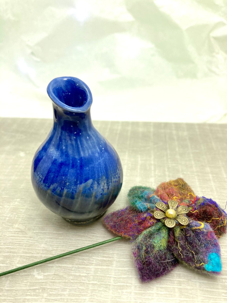 Bud vase incense holder blue