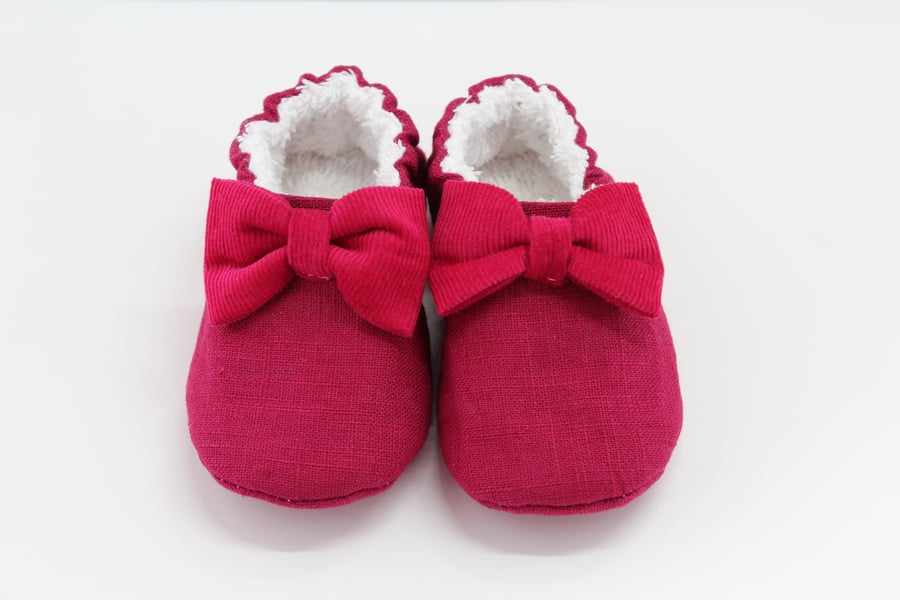 Raspberry linen baby girls shoes, 3-6 months girls shoes, baby booties.