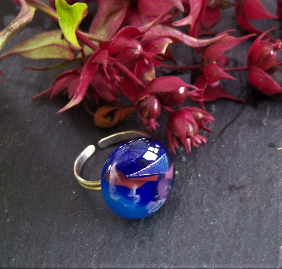 Adjustable ring in dichroic glass and sterling silver