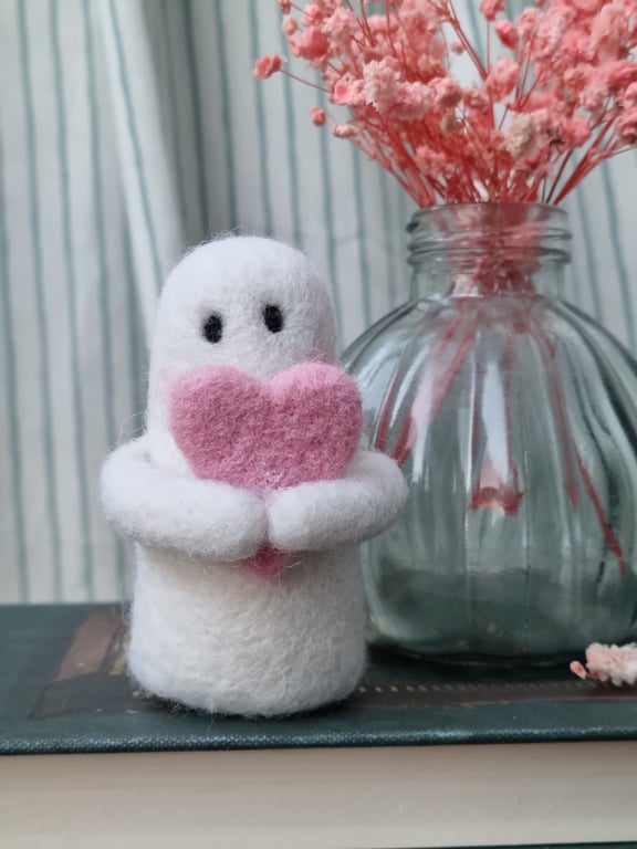 "The Lonely Hearts Club" Needlefelt Ghost Valentine Collection - Darling