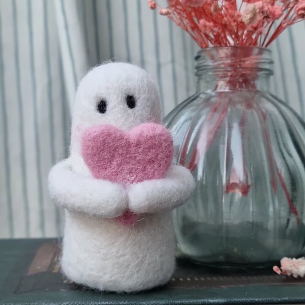 "The Lonely Hearts Club" Needlefelt Ghost Valentine Collection - Darling