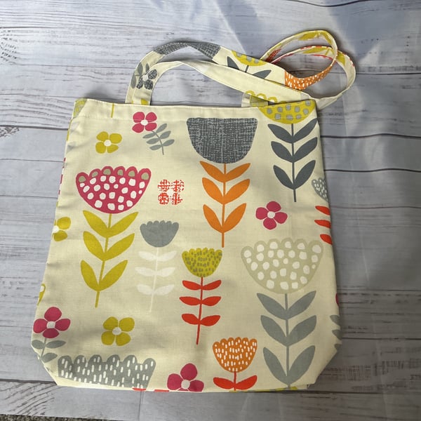 Tote bag