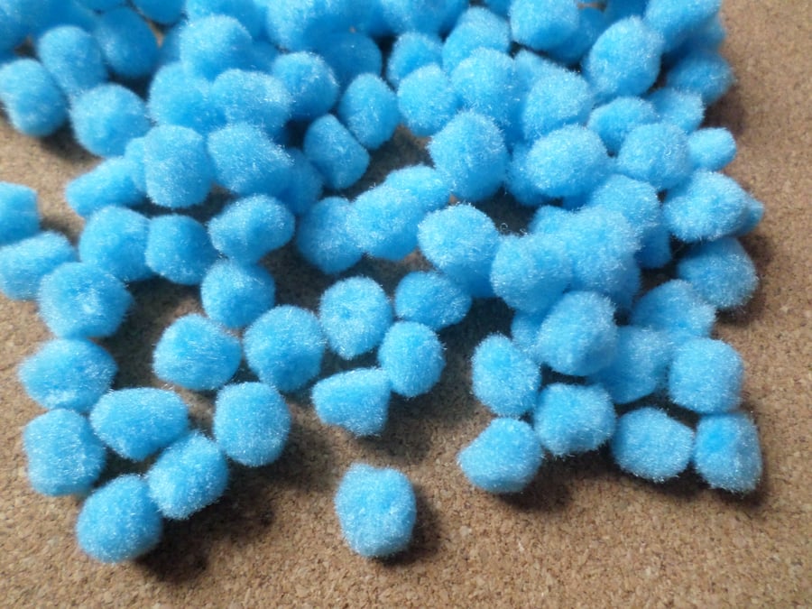 50 x Mini Wool Craft Pompoms - 12mm - Sky Blue