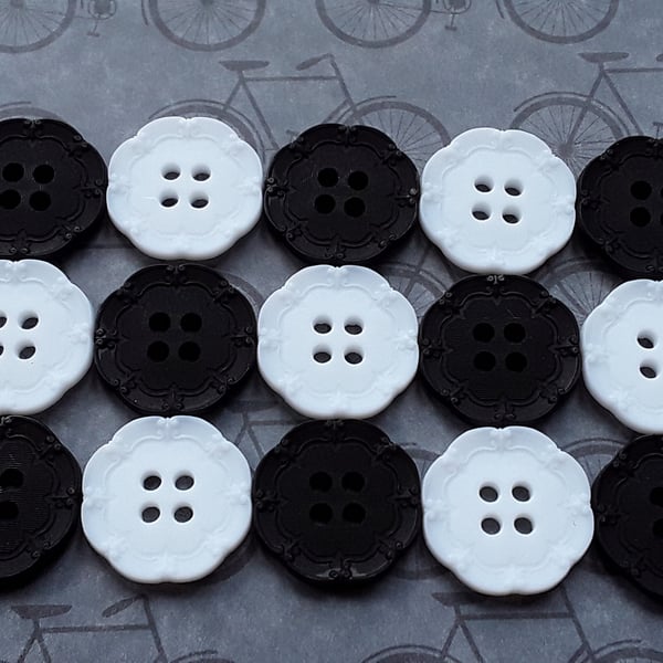 19mm 27mm Designer Flower Buttons