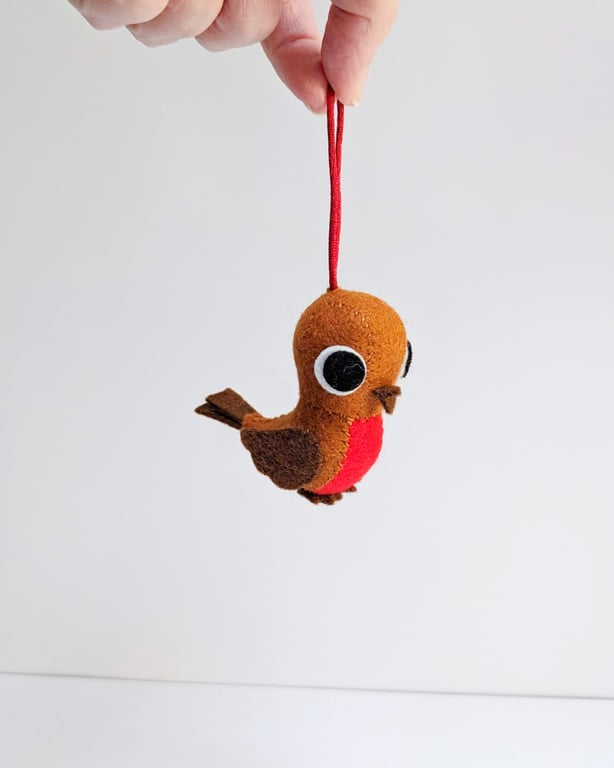 Robin red breast, bird ornament