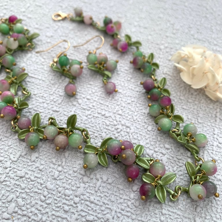 Vintage Style Pink Glass Berry and Leaf Necklace Set