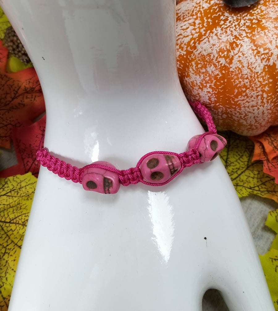 Halloween pink skull macrame extending bracelet