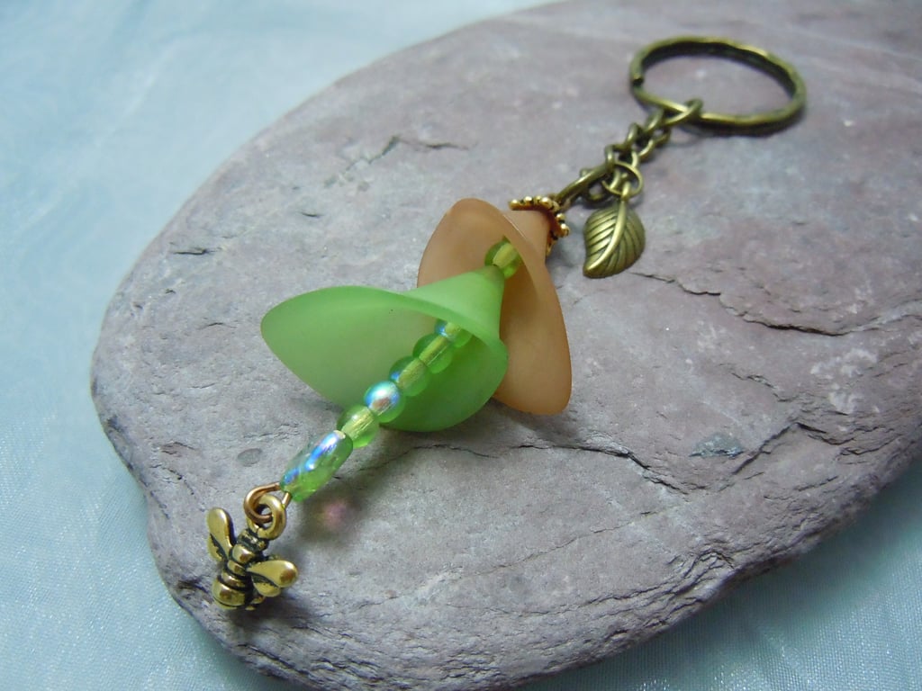 Keyring & bag charm in antique bronze with Lily flowers 