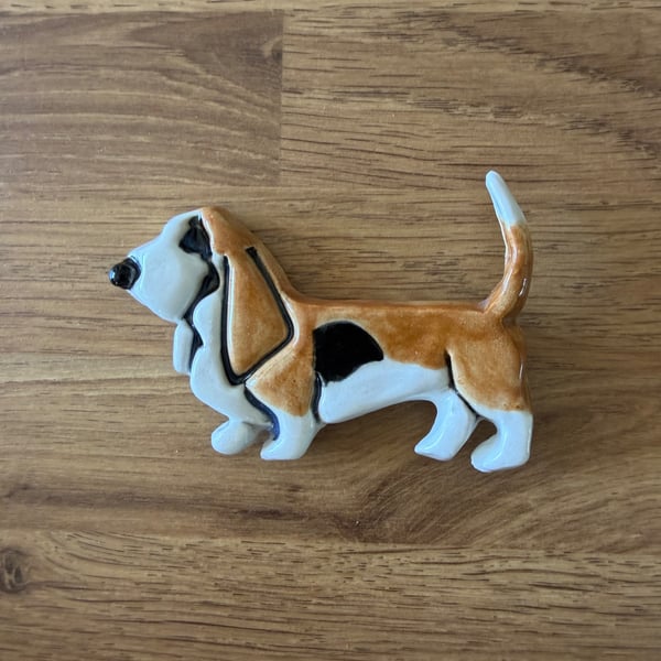 Ceramic Basset hound fridge magnet