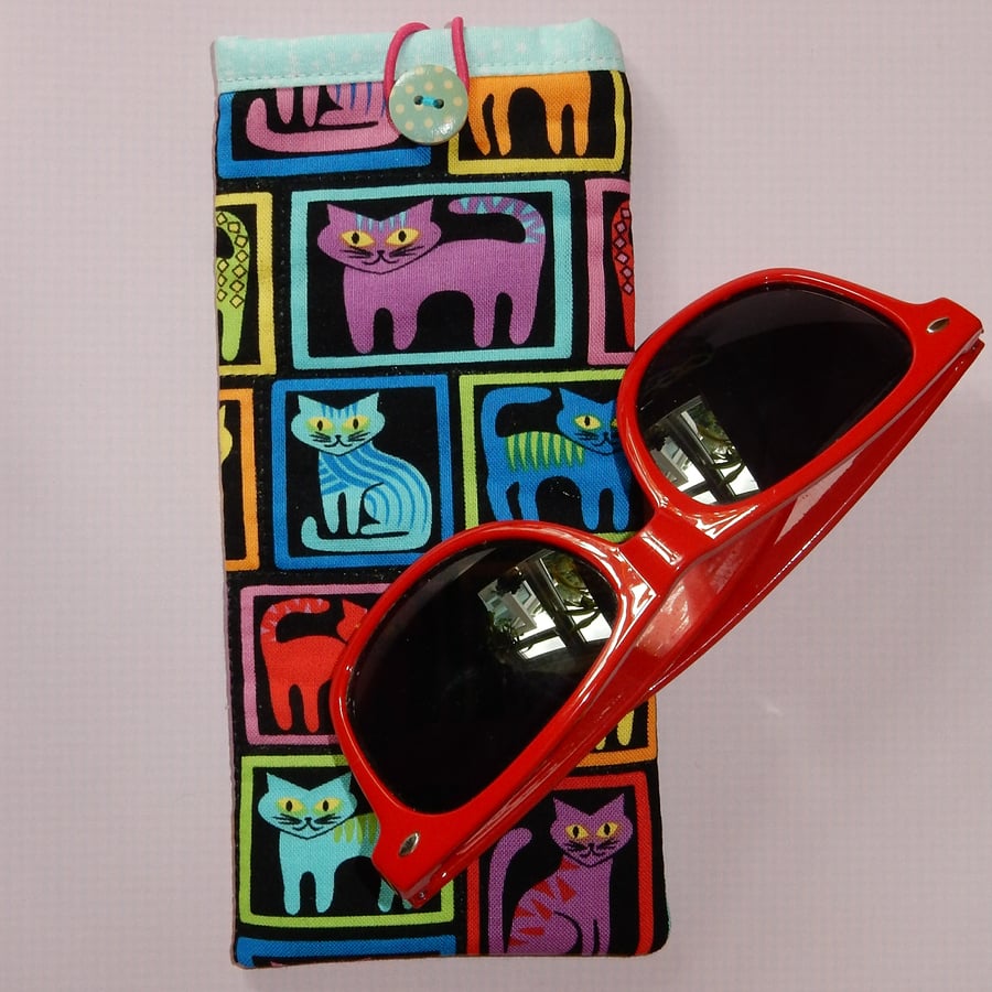 Glasses case - Bright coloured cats