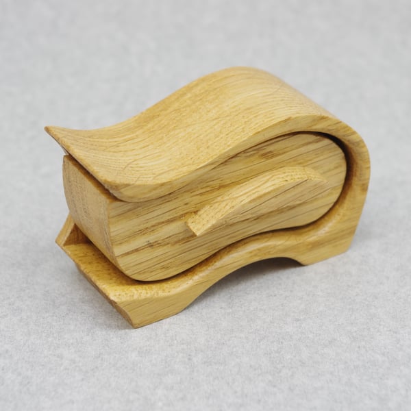 Scottish Oak, handmade "mini" wooden trinket, jewel box. Bandsaw Box.