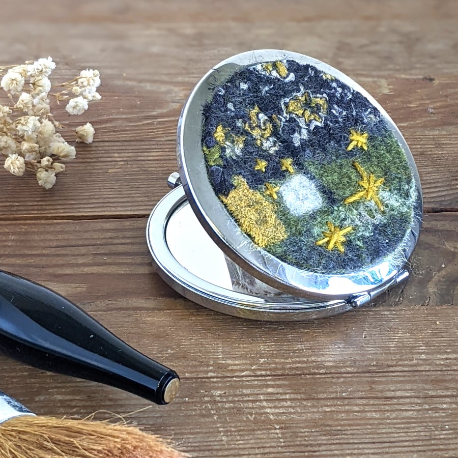 Pocket mirror, compact - black and yellows