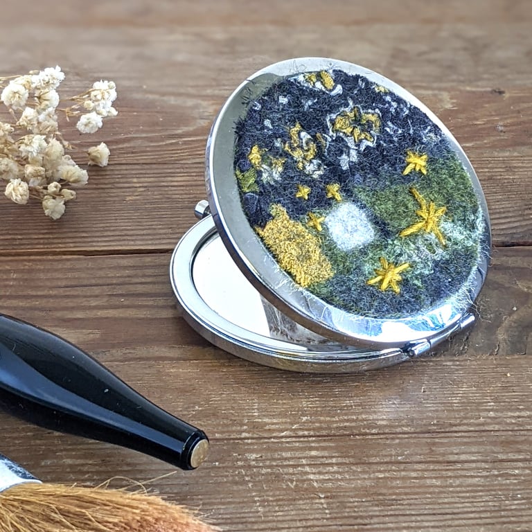 Pocket mirror, compact - black and yellows