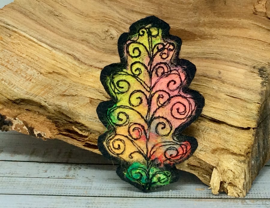 Embroidered oak leaf brooch pin of badge. 