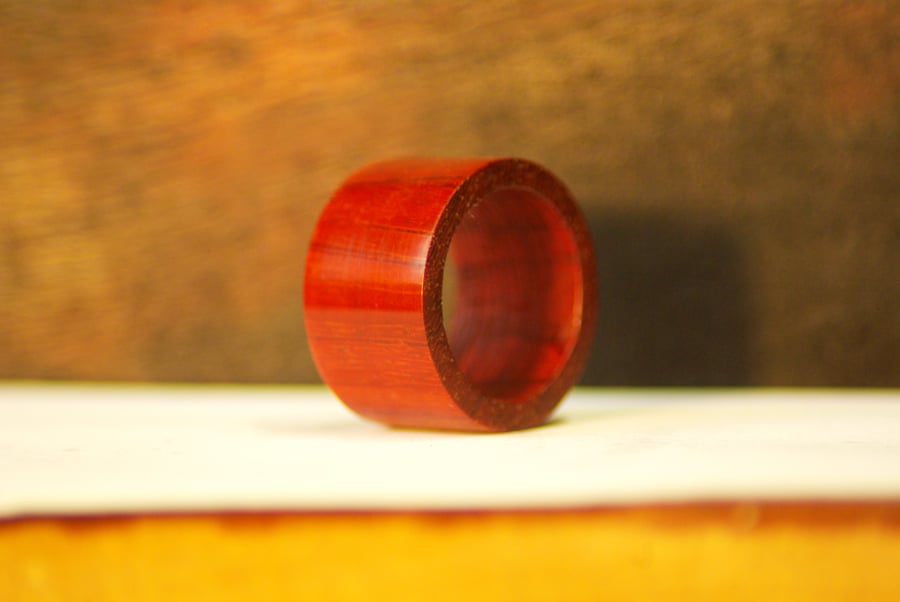 Solid exotic wood ring: Padauk