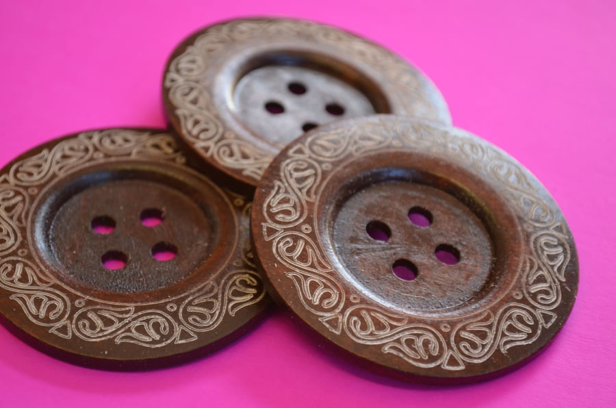 Giant Wooden Buttons 60mm Natural Brown Button Huge Large Celtic Design (G10)