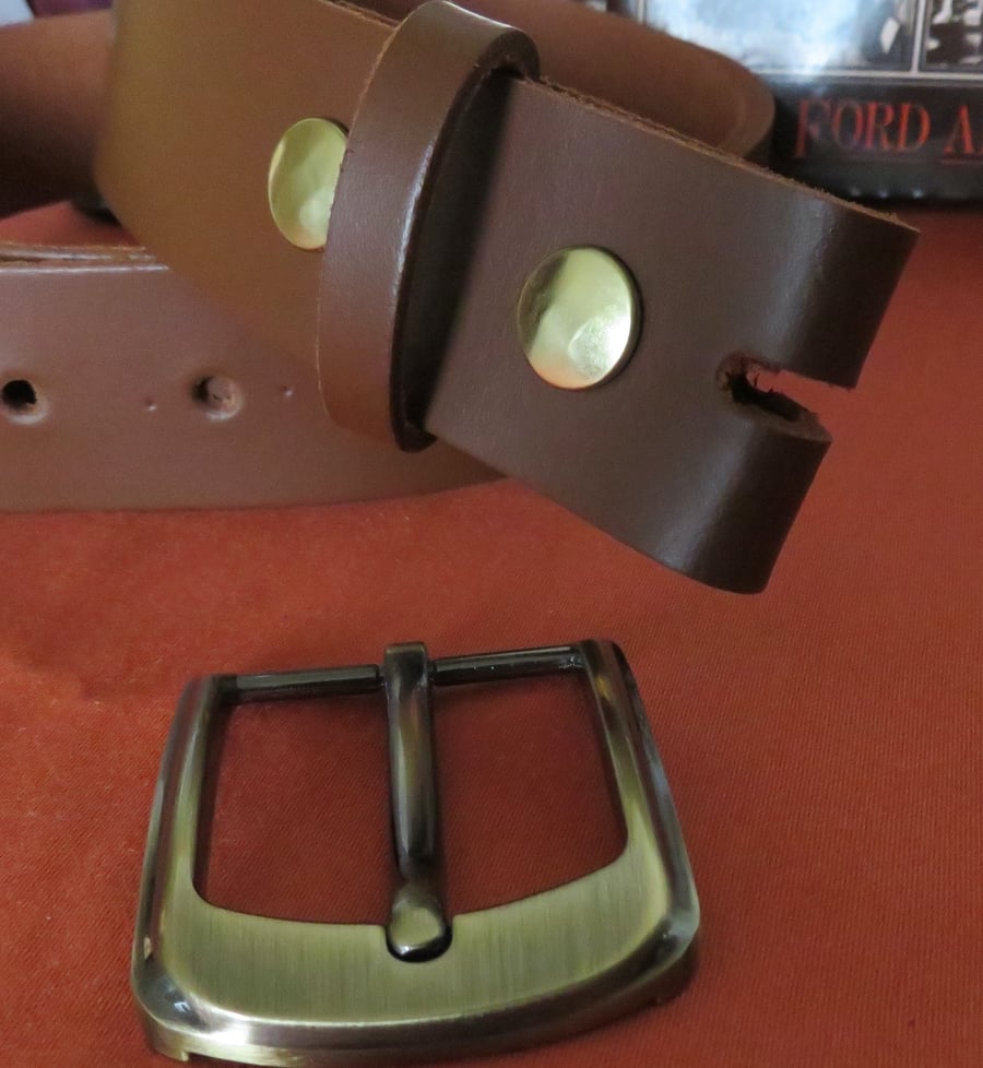 Tan colour real leather belt 1.5" width large  minor fault so reduced!