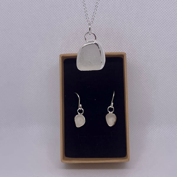 Beautiful Frosted White Seaglass and Silver Earring & Pendant Set - 1055
