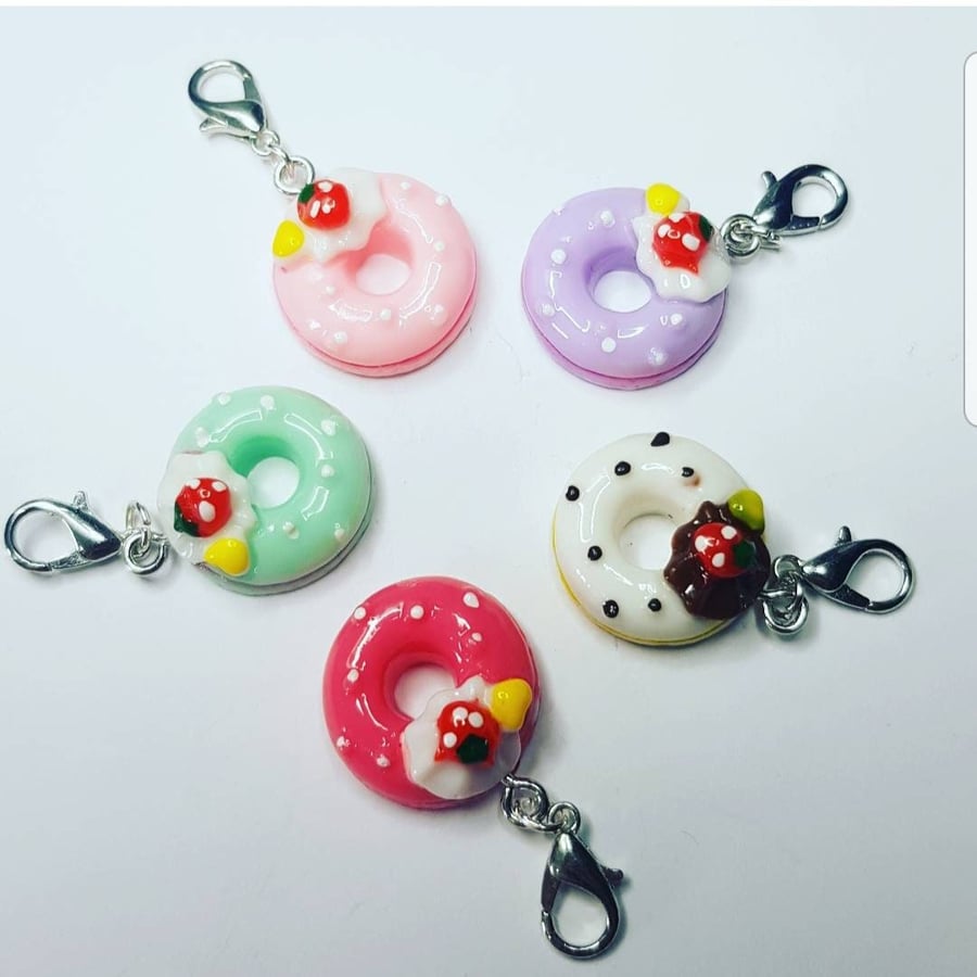 Donut stitch markers. dark pink Perfect for knit and crochet