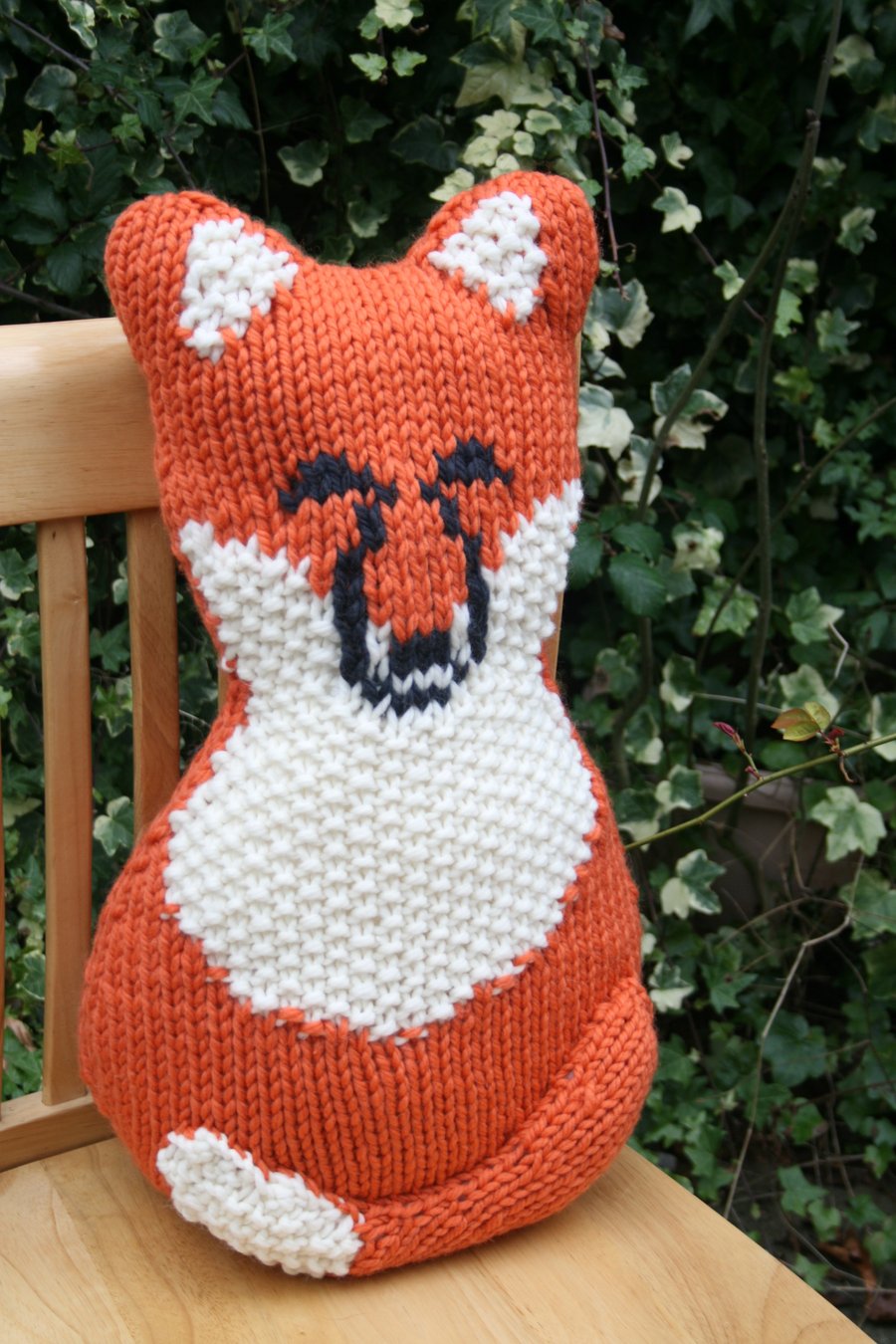 Fox Cushion KNITTING PATTERN in pdf - A Foxy Pillow Cushion