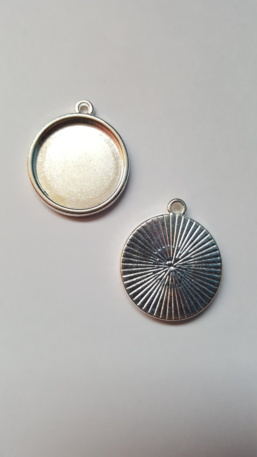5 x Blank Cabochon Pendant Settings - 22mm - Round - Silver Plated 