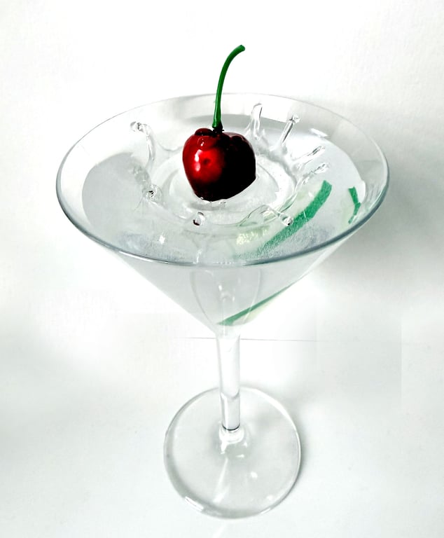 Splash Effect Fake Food Art Martini Cocktail Display Ornament