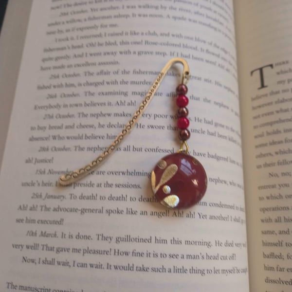 Red and Gold Leaf Circle Bookmark