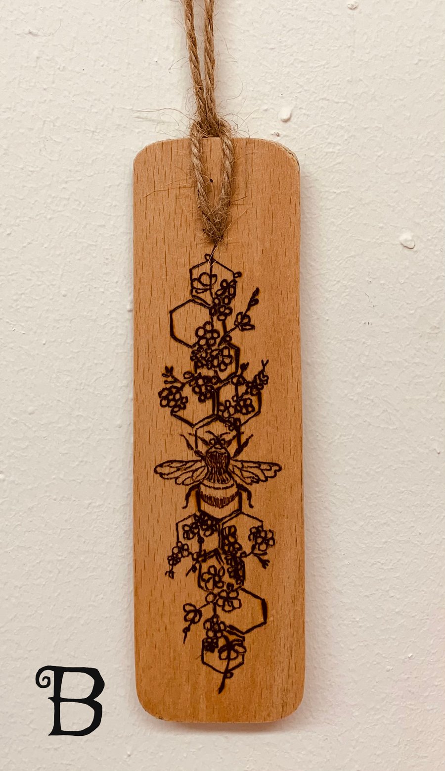 Bee bookmark