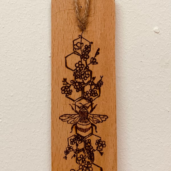 Bee bookmark