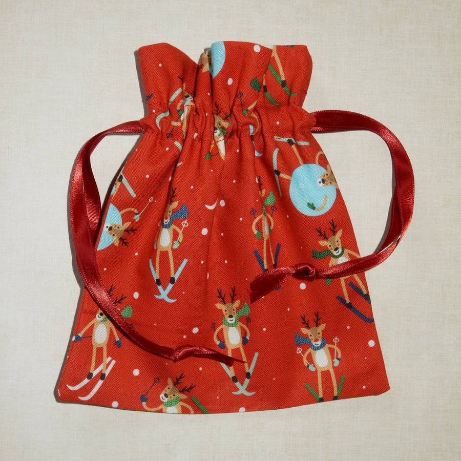 Christmas gift bag skiing reindeer