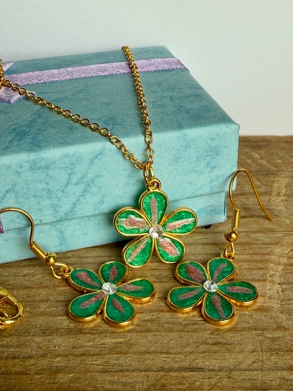 Flower Shape Pendant and Chain Matching Flower Earrings