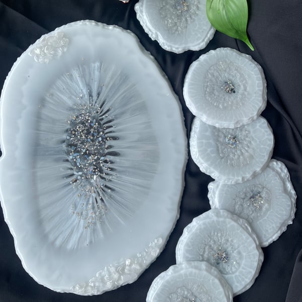 Luxury Resin Tray Set with 6 Coasters – White & Grey Handmade Home Décor Gift