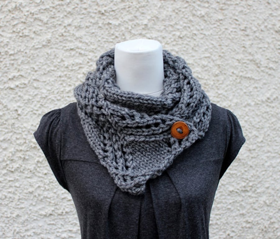 Gray chunky button scarf snood, neckwear, gift guide, knitwear UK