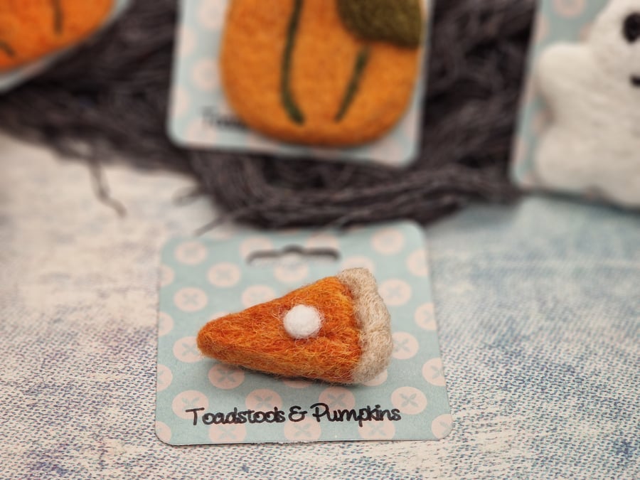 Pumpkin Pie Slice Brooch