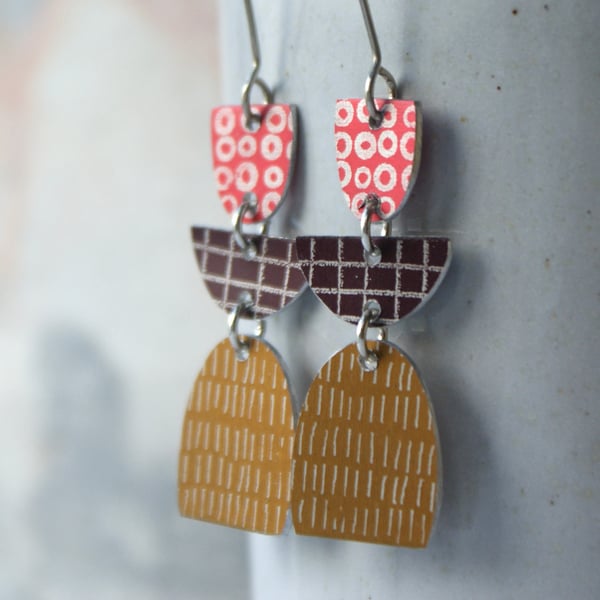 Colour pop dangle earrings - mustard & maroon