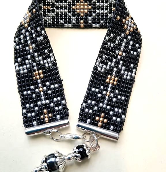 Handmade seed bead bracelet in black and silver