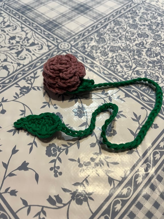 Crochet mauve rose bookmark - long