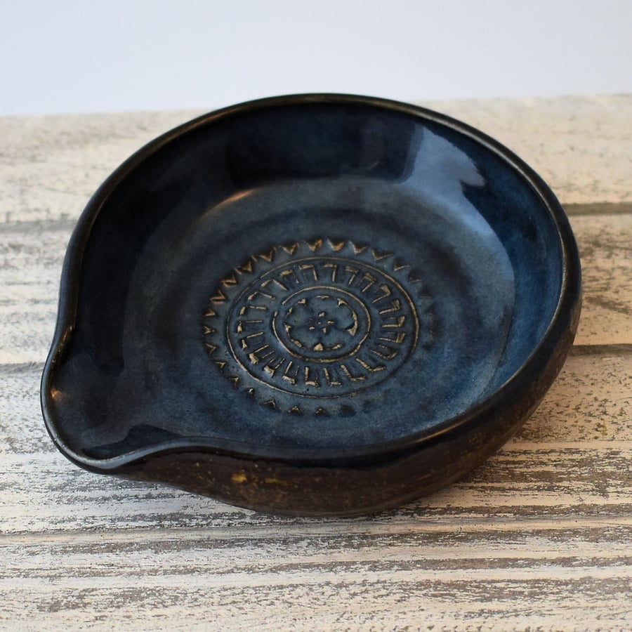 B023 Spoon rest tea bag bowl (Free UK postage)