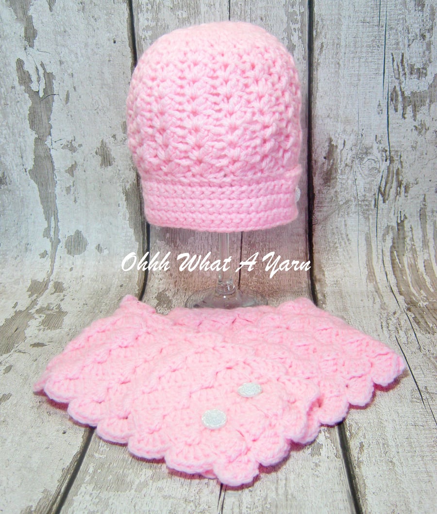 Pink chunky crochet cloche hat and button scarf - Age 1-2 years approx
