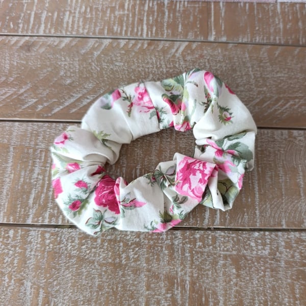 Pink roses scrunchie