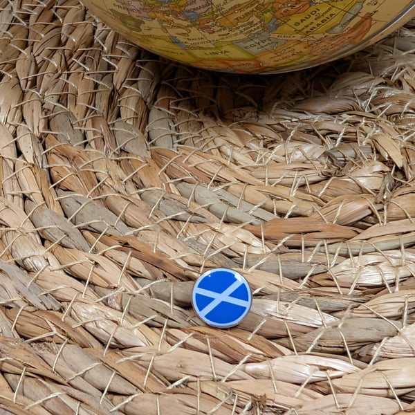 Scotland Flag Map Pin – UK Travel Map Push Pin for Wooden Maps, Scotland Map Pin