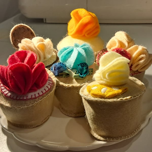 Felt cupcakes 