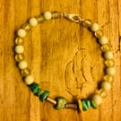 Beaded bracelet with turquoise stones 