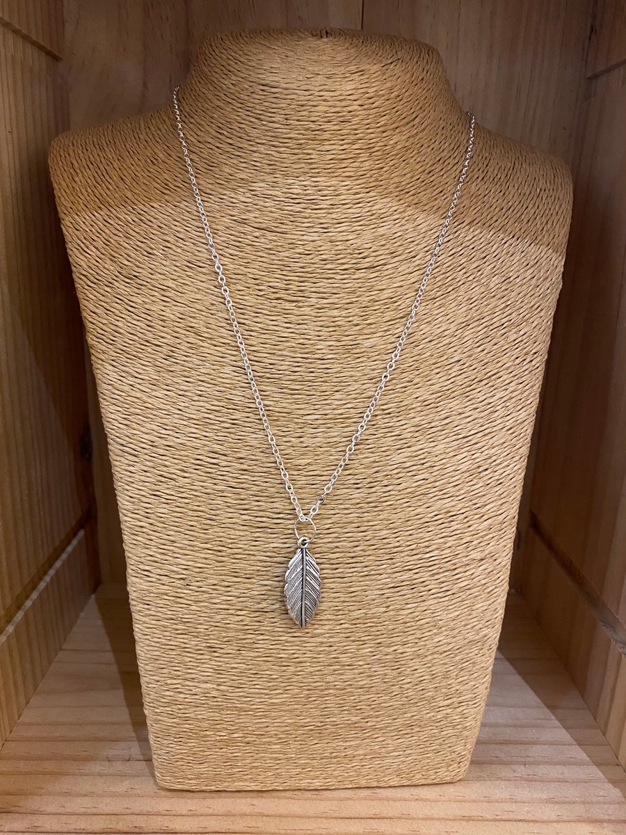Leaf Necklace (607)