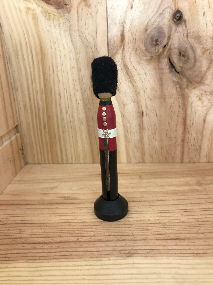  Soldier Peg Doll. (376)